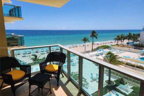 Condominio en alquiler en Hollywood, Florida, 44.78 m2 № 1977576 - foto 20