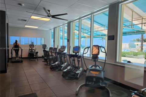 Condominio en alquiler en Hollywood, Florida, 44.78 m2 № 1977576 - foto 23