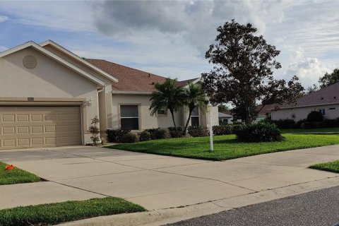 Villa ou maison à louer à Leesburg, Floride: 2 chambres, 152.64 m2 № 1720555 - photo 1