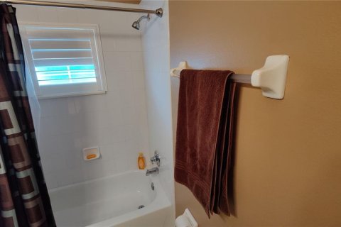 Villa ou maison à louer à Leesburg, Floride: 2 chambres, 152.64 m2 № 1720555 - photo 9