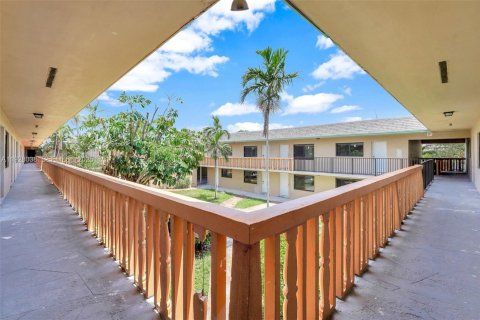 Apartamento en alquiler en North Miami, Florida, 2 dormitorios, 102.19 m2 № 1987481 - foto 18