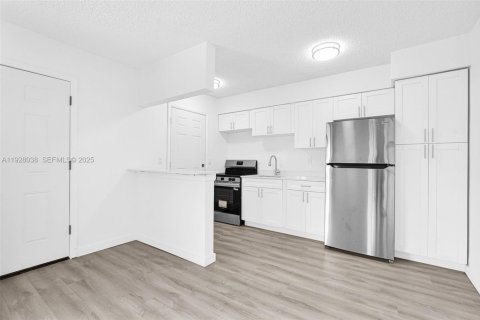 Apartamento en alquiler en North Miami, Florida, 2 dormitorios, 102.19 m2 № 1987481 - foto 9