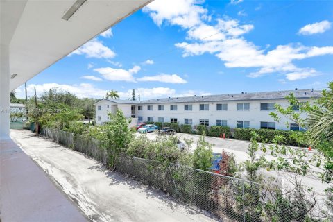 Apartamento en alquiler en North Miami, Florida, 2 dormitorios, 102.19 m2 № 1987481 - foto 20