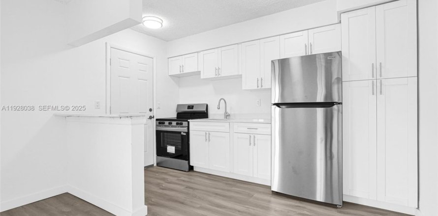 Apartamento en North Miami, Florida 2 dormitorios, 102.19 m2 № 1987481