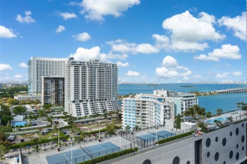 Condominio en alquiler en Miami, Florida, 1 dormitorio, 61.5 m2 № 2088627 - foto 14