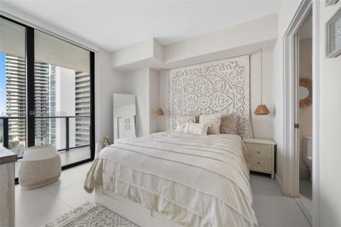 Condominio en alquiler en Miami, Florida, 1 dormitorio, 61.5 m2 № 2088627 - foto 16