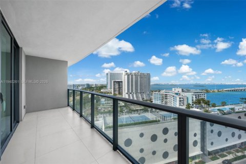 Condominio en alquiler en Miami, Florida, 1 dormitorio, 61.5 m2 № 2088627 - foto 12
