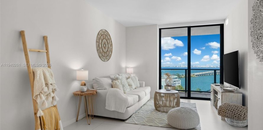 Condominio en Miami, Florida, 1 dormitorio  № 2088627