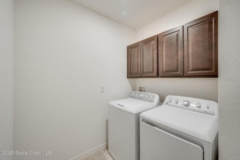 House in Rockledge, Florida 4 bedrooms, 200.76 sq.m. № 1866780 - photo 14
