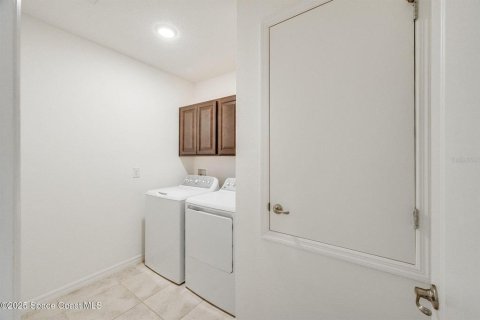 House in Rockledge, Florida 4 bedrooms, 200.76 sq.m. № 1866780 - photo 15