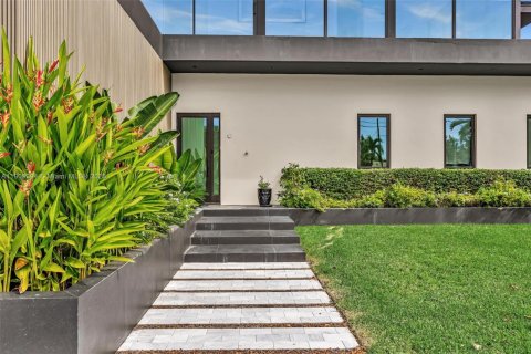 Villa ou maison à vendre à North Miami, Floride: 4 chambres № 1966330 - photo 4