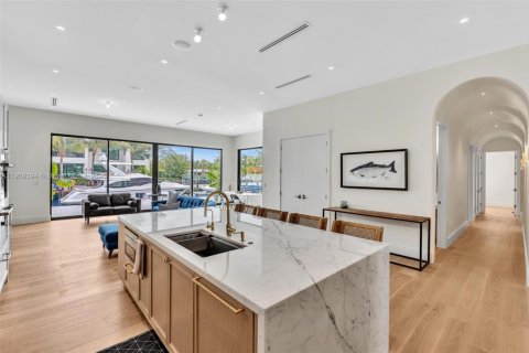 Villa ou maison à vendre à North Miami, Floride: 4 chambres № 1966330 - photo 14