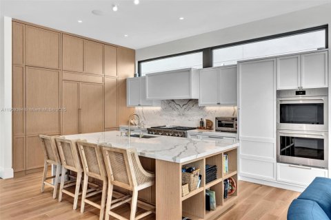 Villa ou maison à vendre à North Miami, Floride: 4 chambres № 1966330 - photo 8