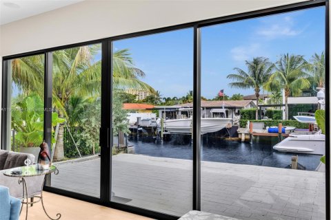 Villa ou maison à vendre à North Miami, Floride: 4 chambres № 1966330 - photo 16