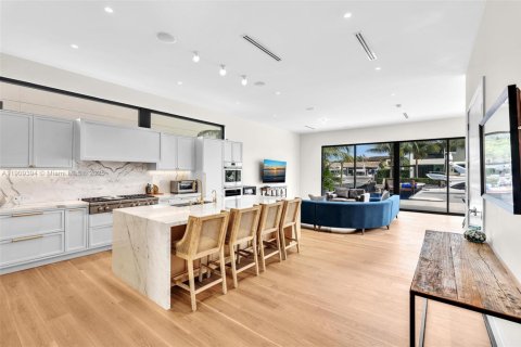 Villa ou maison à vendre à North Miami, Floride: 4 chambres № 1966330 - photo 12