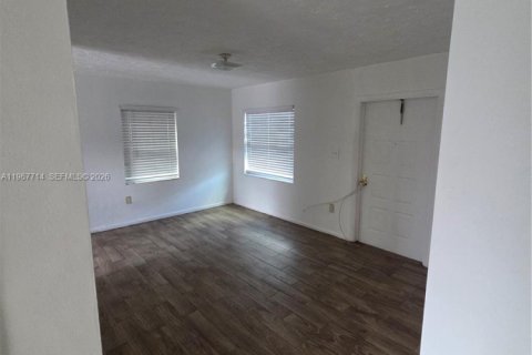 Apartamento en alquiler en St. Lucie, Florida, 2 dormitorios, 90.3 m2 № 2029741 - foto 4