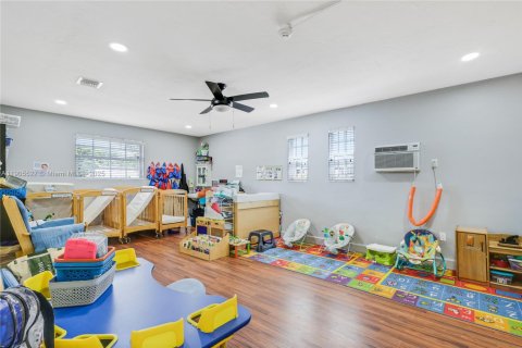 Commercial property in Miami Gardens, Florida № 1963735 - photo 21