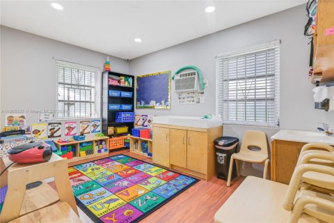 Commercial property in Miami Gardens, Florida № 1963735 - photo 19