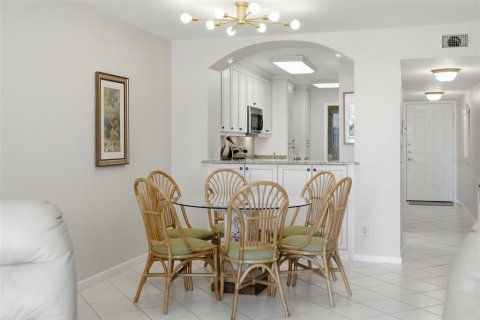 Copropriété à vendre à Saint Petersburg, Floride: 2 chambres, 107.77 m2 № 2098215 - photo 3