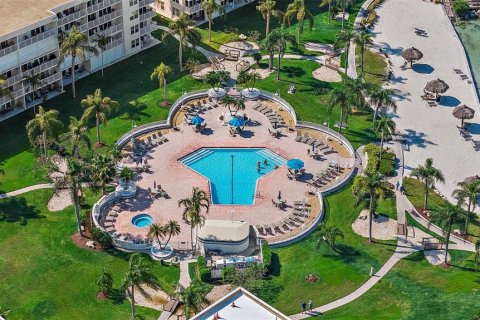 Copropriété à vendre à Saint Petersburg, Floride: 2 chambres, 107.77 m2 № 2098215 - photo 10