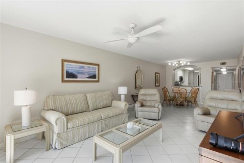 Copropriété à vendre à Saint Petersburg, Floride: 2 chambres, 107.77 m2 № 2098215 - photo 4