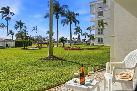Copropriété à vendre à Saint Petersburg, Floride: 2 chambres, 107.77 m2 № 2098215 - photo 15