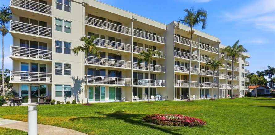 Condo à Saint Petersburg, Floride, 2 chambres  № 2098215