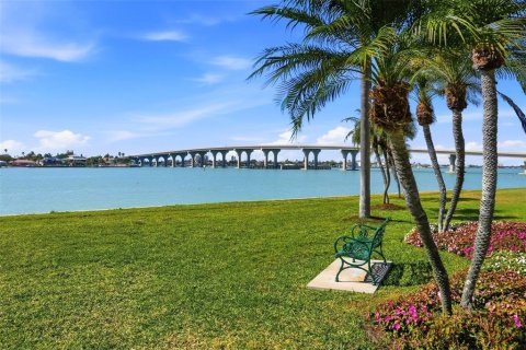 Copropriété à vendre à Saint Petersburg, Floride: 2 chambres, 107.77 m2 № 2098215 - photo 2