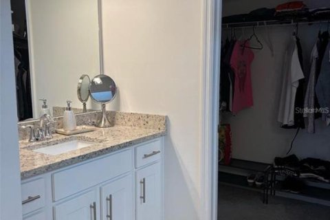 Villa ou maison à louer à Bradenton, Floride: 2 chambres, 144.65 m2 № 2353250 - photo 13