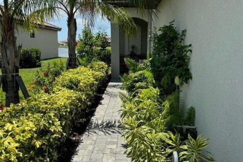 Villa ou maison à louer à Bradenton, Floride: 2 chambres, 144.65 m2 № 2353250 - photo 2