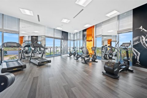 Condo in Sunrise, Florida, 1 bedroom  № 2242540 - photo 12