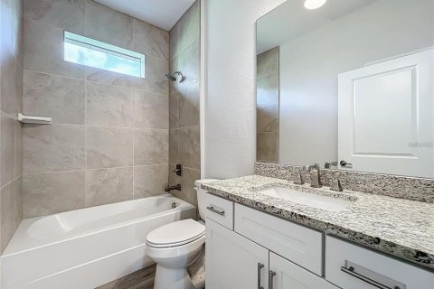 House in Punta Gorda, Florida 3 bedrooms, 173.36 sq.m. № 1905998 - photo 5