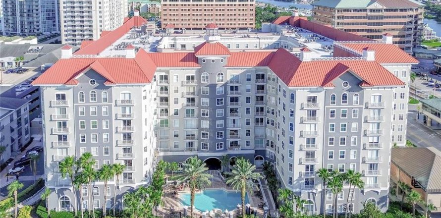 Condo in Tampa, Florida, 3 bedrooms  № 2094802