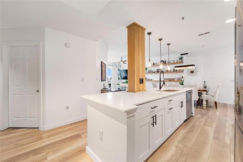 Condo in Tampa, Florida, 3 bedrooms  № 2094802 - photo 7