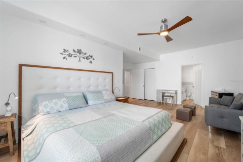 Condo in Tampa, Florida, 3 bedrooms  № 2094802 - photo 18