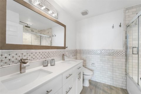 Condo in Tampa, Florida, 3 bedrooms  № 2094802 - photo 25