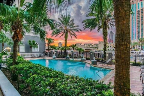 Condo in Tampa, Florida, 3 bedrooms  № 2094802 - photo 2