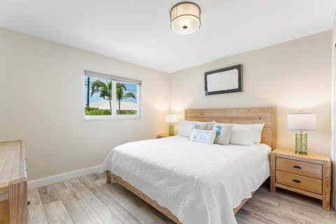 Casa en venta en Lake Clarke Shores, Florida, 4 dormitorios, 198.25 m2 № 2272618 - foto 29