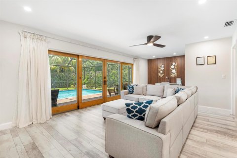 Casa en venta en Lake Clarke Shores, Florida, 4 dormitorios, 198.25 m2 № 2272618 - foto 15