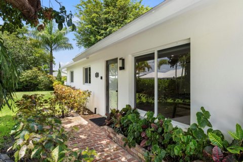 Villa ou maison à Lake Clarke Shores, Floride 4 chambres, 198.25 m2 № 2272618