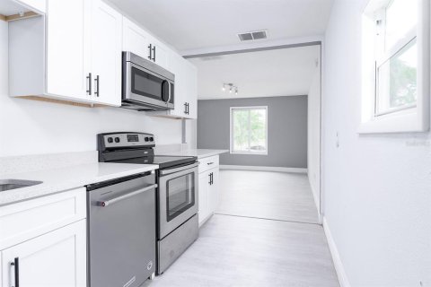 House in Melbourne, Florida 2 bedrooms, 80.64 sq.m. № 1844672 - photo 7