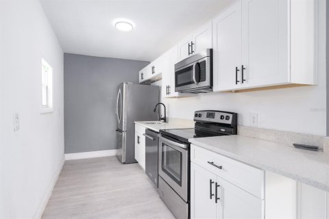 House in Melbourne, Florida 2 bedrooms, 80.64 sq.m. № 1844672 - photo 6