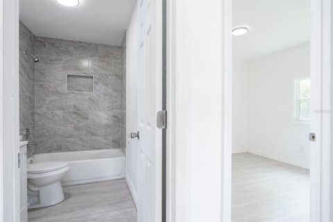 House in Melbourne, Florida 2 bedrooms, 80.64 sq.m. № 1844672 - photo 10