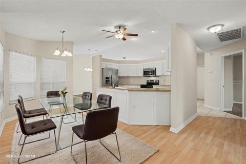 House in Weeki Wachee, Florida 3 bedrooms, 210.14 sq.m. № 2122166 - photo 9