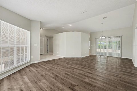 House in Weeki Wachee, Florida 3 bedrooms, 210.14 sq.m. № 2122166 - photo 20