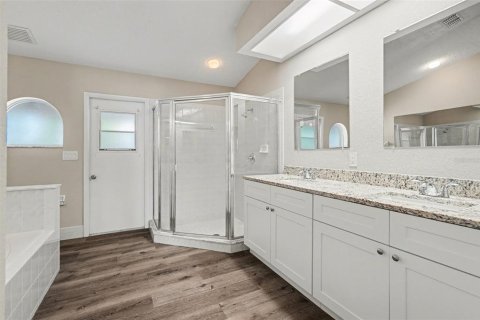 House in Weeki Wachee, Florida 3 bedrooms, 210.14 sq.m. № 2122166 - photo 27