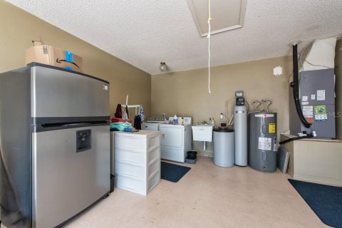 Condo in Sun City Center, Florida, 2 bedrooms  № 2215084 - photo 19