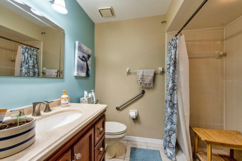 Condo in Sun City Center, Florida, 2 bedrooms  № 2215084 - photo 15