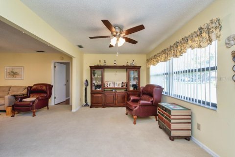 Condo in Sun City Center, Florida, 2 bedrooms  № 2215084 - photo 11
