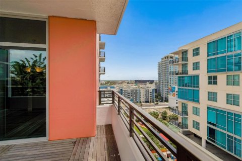 Condo in Tampa, Florida, 2 bedrooms № 2197505 - photo 26